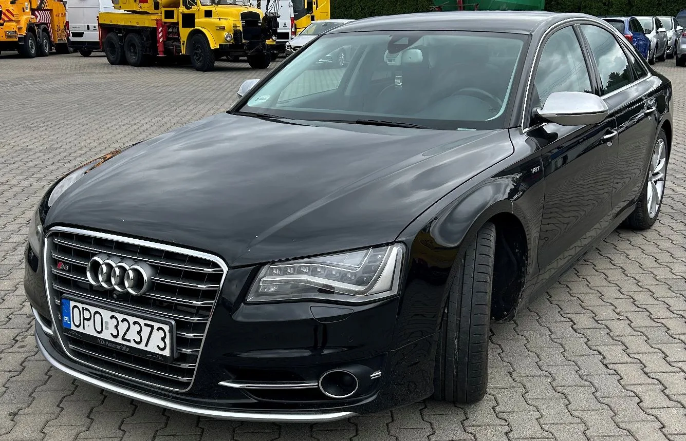 Audi S8