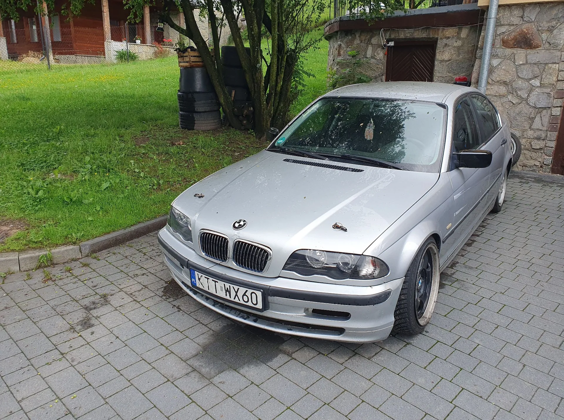 BMW 323
