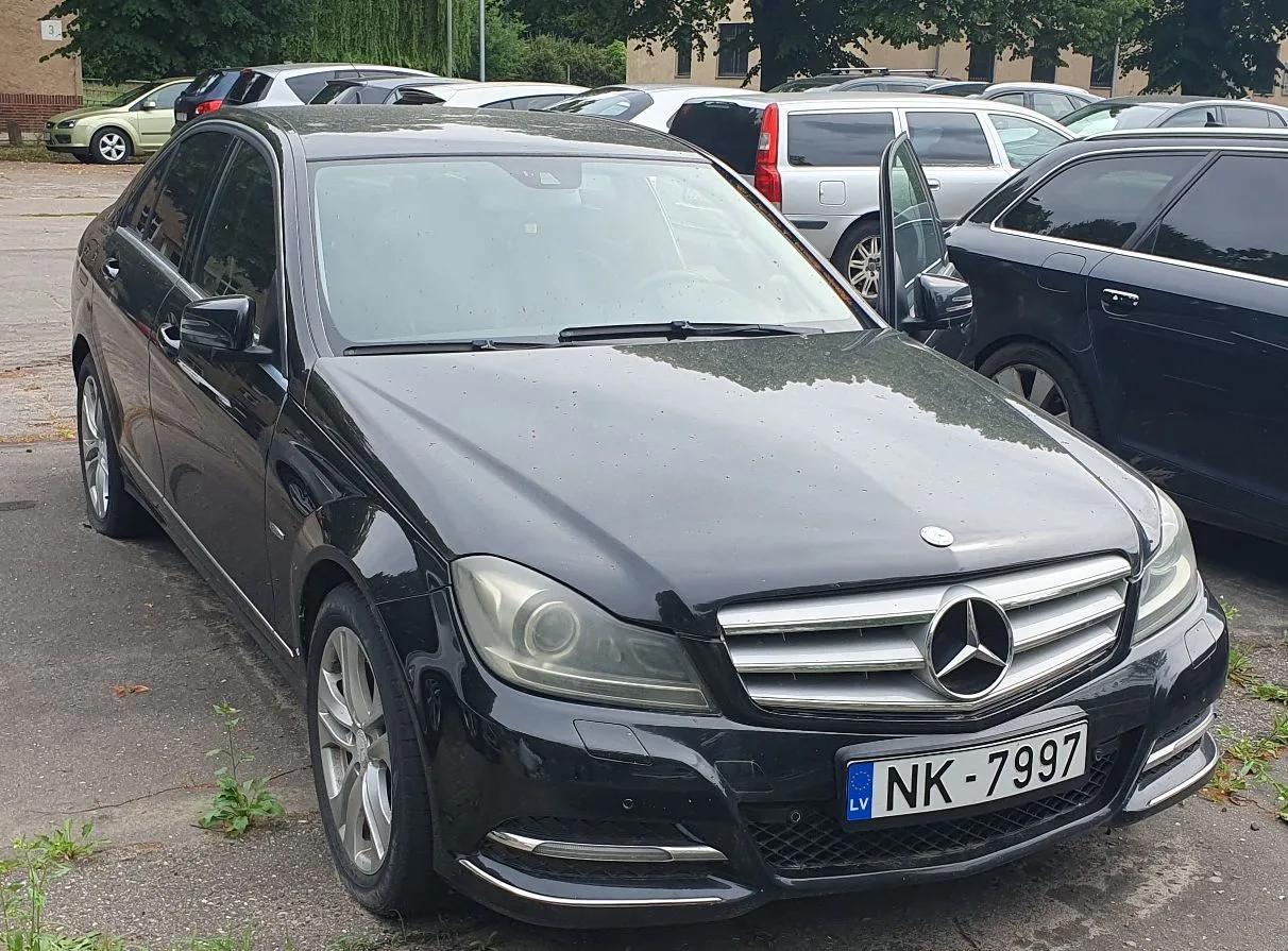 Mercedes-Benz C 220