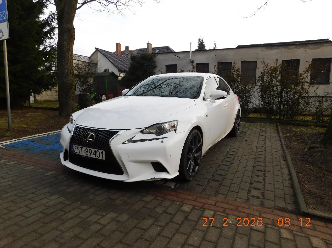 Lexus I3-is