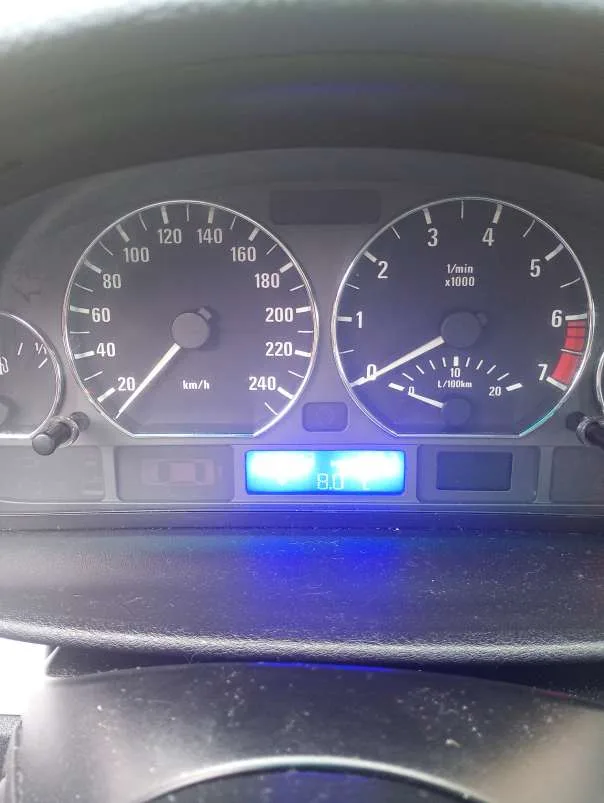 BMW 320i
