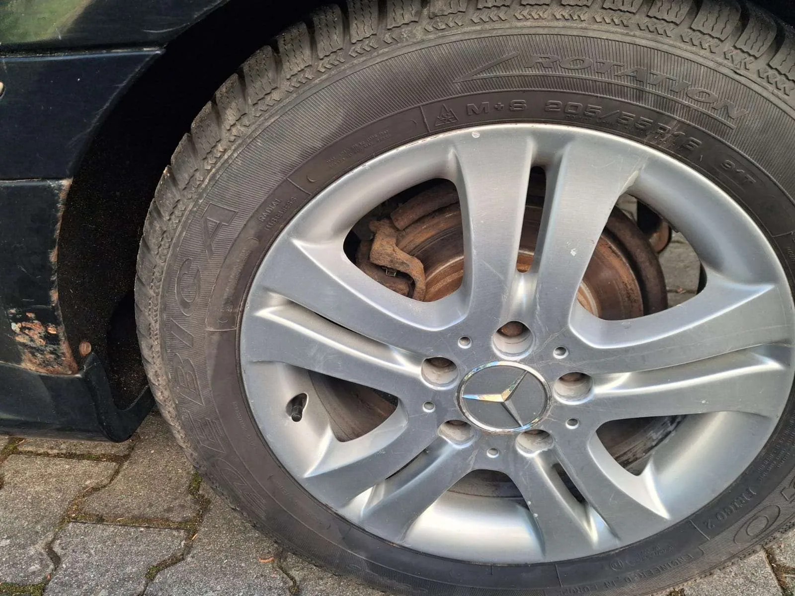 Mercedes-Benz B180