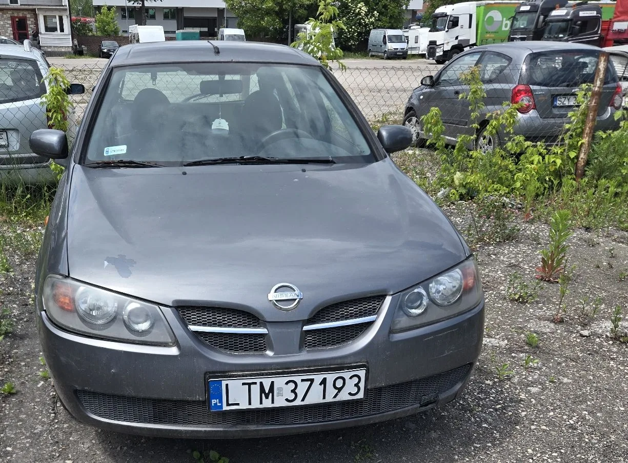 Nissan Almera