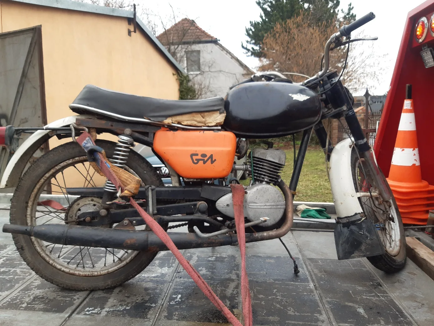 WSK 125