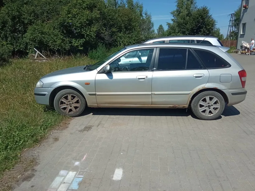 Mazda 323f