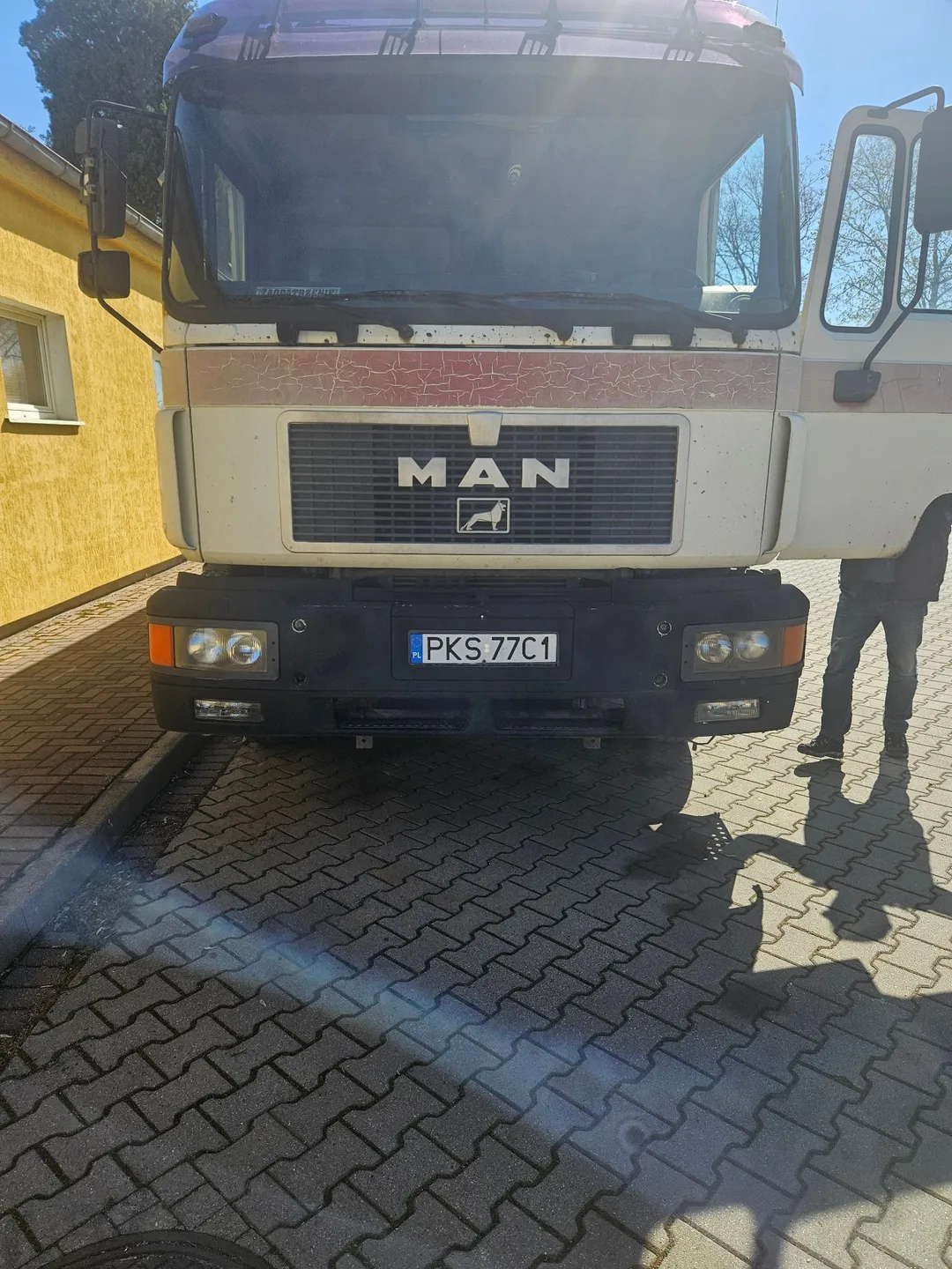 MAN F2000