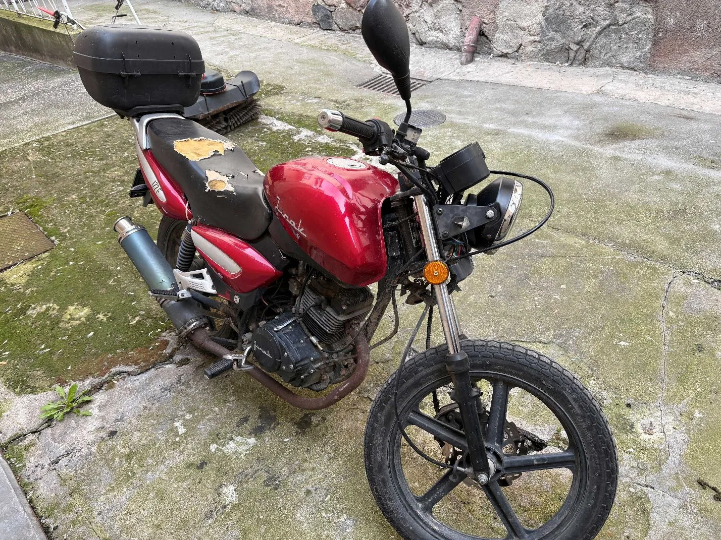 Junak 125