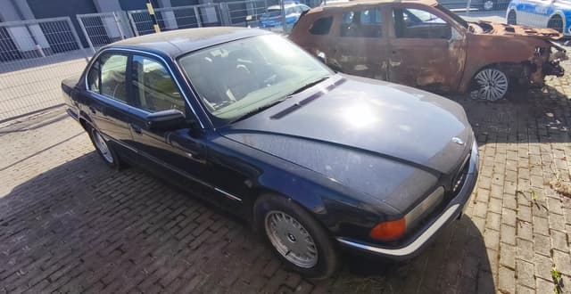 BMW 728