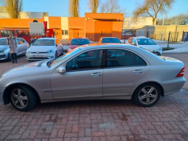 Mercedes-Benz C 180