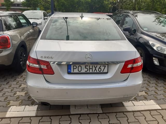 Mercedes-Benz E 200