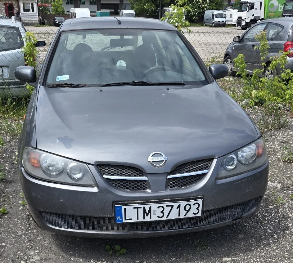 Nissan Almera