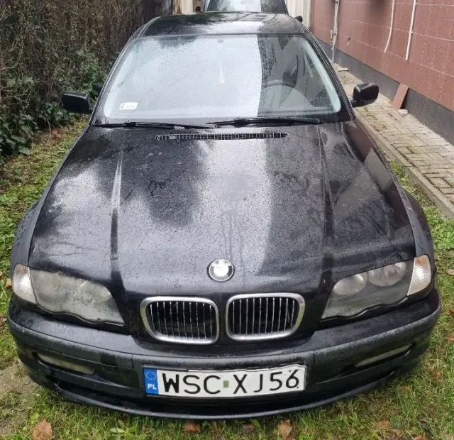 BMW 323