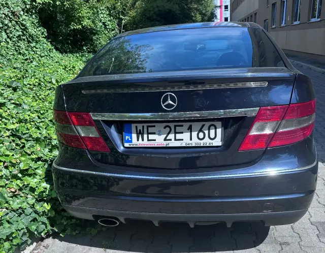 Mercedes-Benz 220