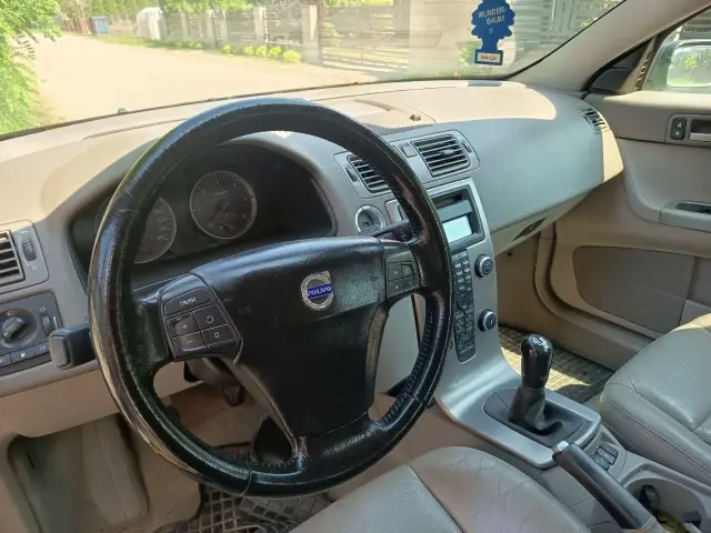 Volvo V50