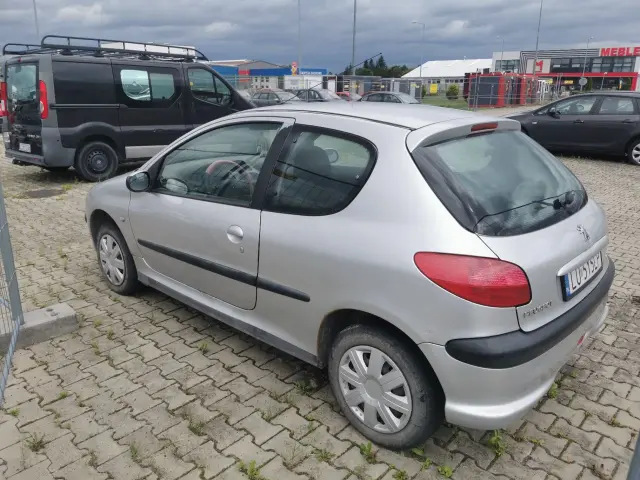 Peugeot 206