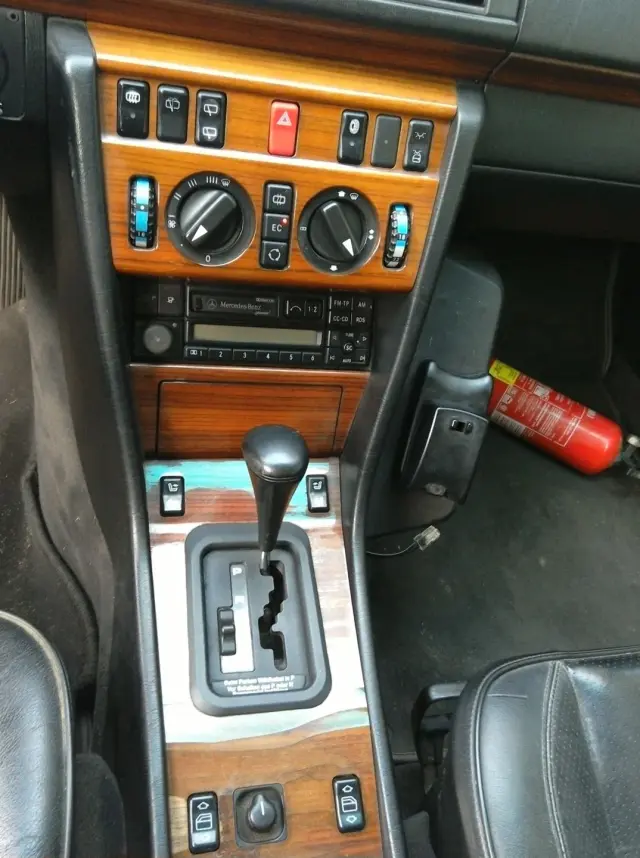 Mercedes-Benz E 320