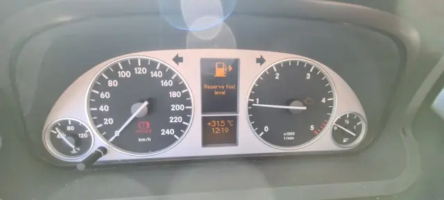 Mercedes-Benz B 200