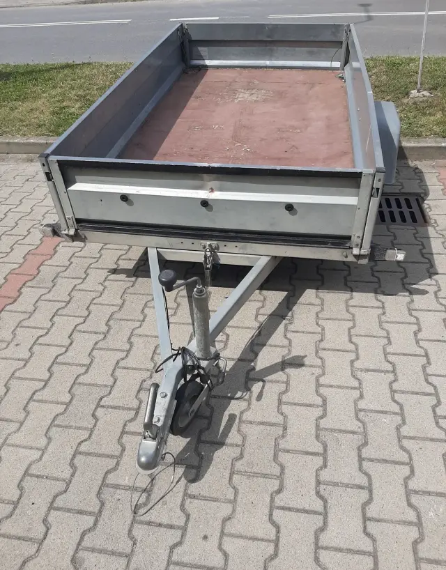 Niewiadow Lekka Ciężarowa