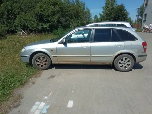 Mazda 323f