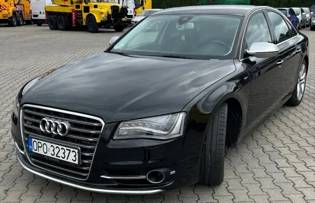 Audi S8