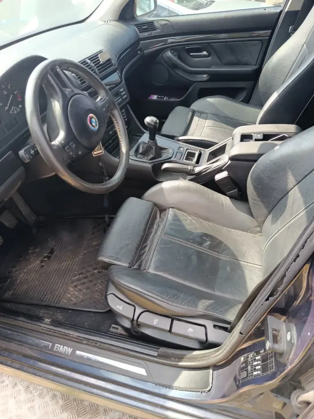 BMW 525